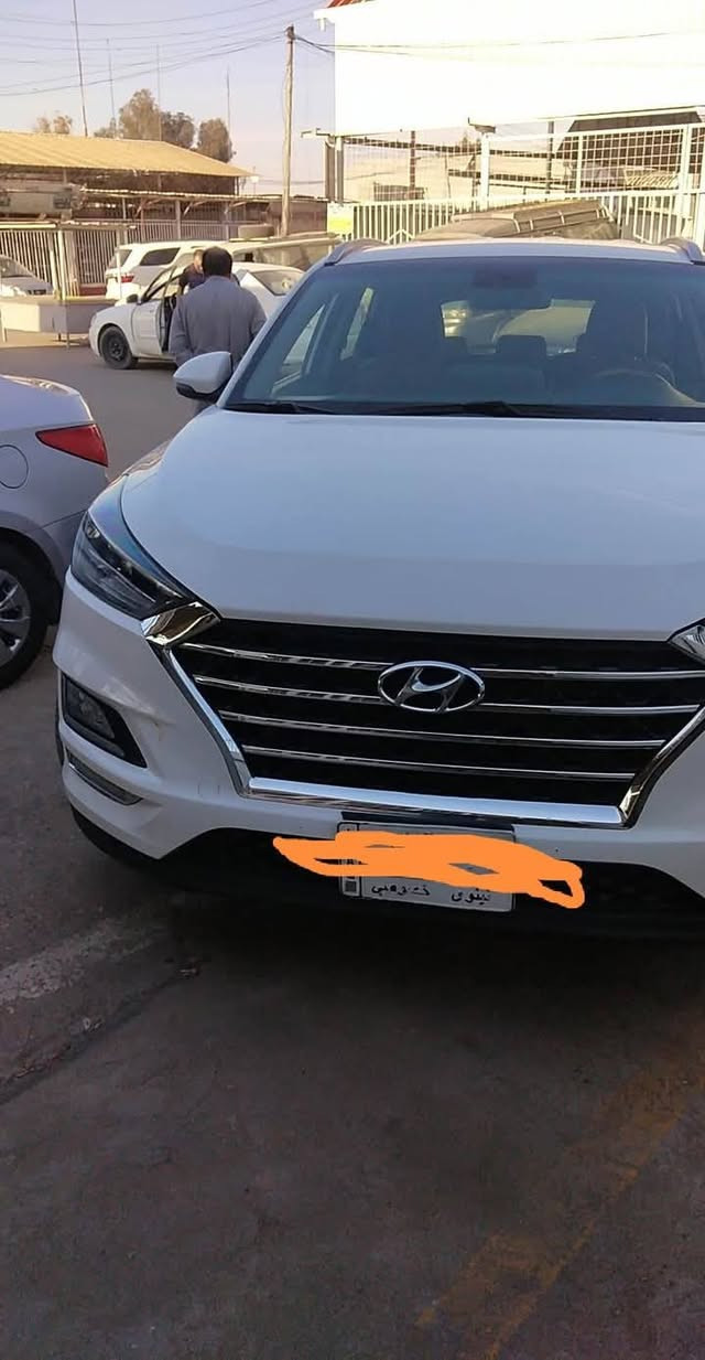 السلام عليكم
توسان للبيع موديل 2020 فول مواصفات فقط بانوراما مابيها ماشيه 140km كابون بانزين بيها ضررها (بيها جاملغ امامي يمين مبدل شركه (6اوراق) 
السعر 190ورقـه 
للاستفسار اكثر  الاتصال 
*********** اقراء المنشور وتصل
