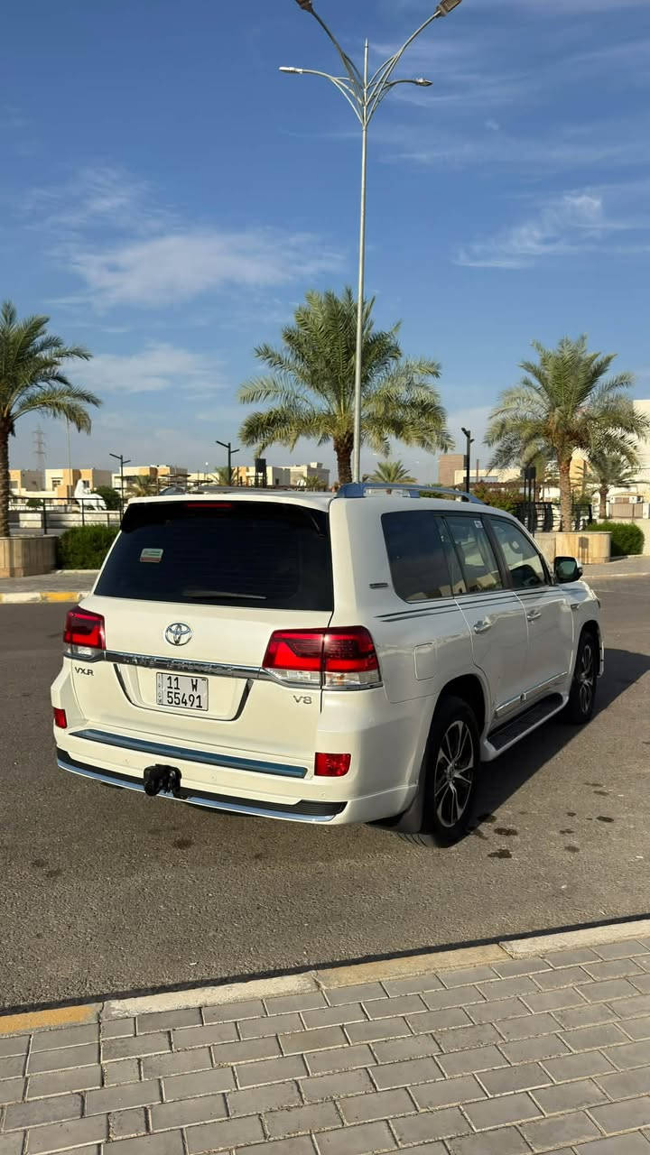 لاندكروز VXR • 8 سلندر 4600 • مشي 150الف