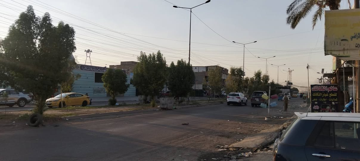 سلام عليكم صالون للبيع لعدم التفرغ 
العنوان:الجريخي 
الرقم:***********
