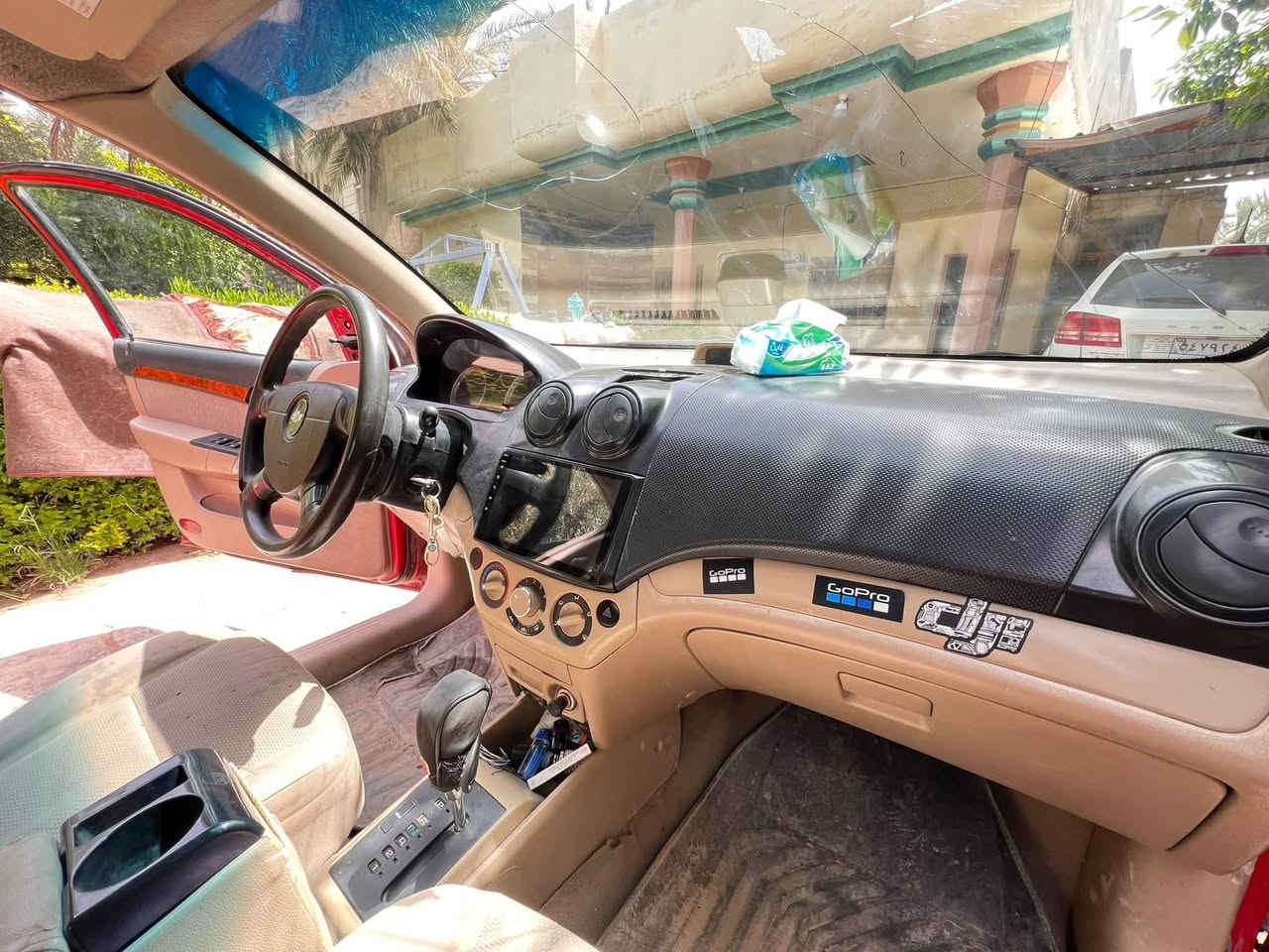 افيو ٢٠٠٧ خليجي محرك وكير وحدادية وتخم تاير 
فقط الكشر الخارجي تعبان للبيع ٤٥$ وبيها مجال 
***********
