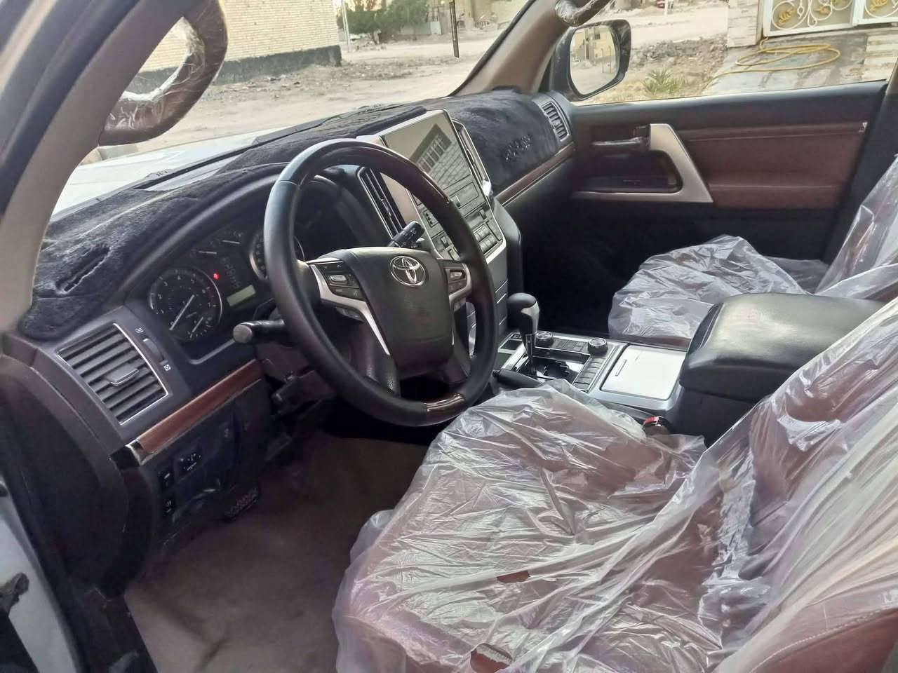 سلام عليكم من رخصت مدير لكروب لندكروز موديل 11ستينيه سياره بيه جفيه خفيفه بل طين محدثه داخل وخارج 21 هزه جديده
8سلندر مواصفات لكزز بسمي بيع فقط سياره ماعايزه اي شي سعر مناسب مداور ثاني يوم رقم***********لتفاصيل اكثر

