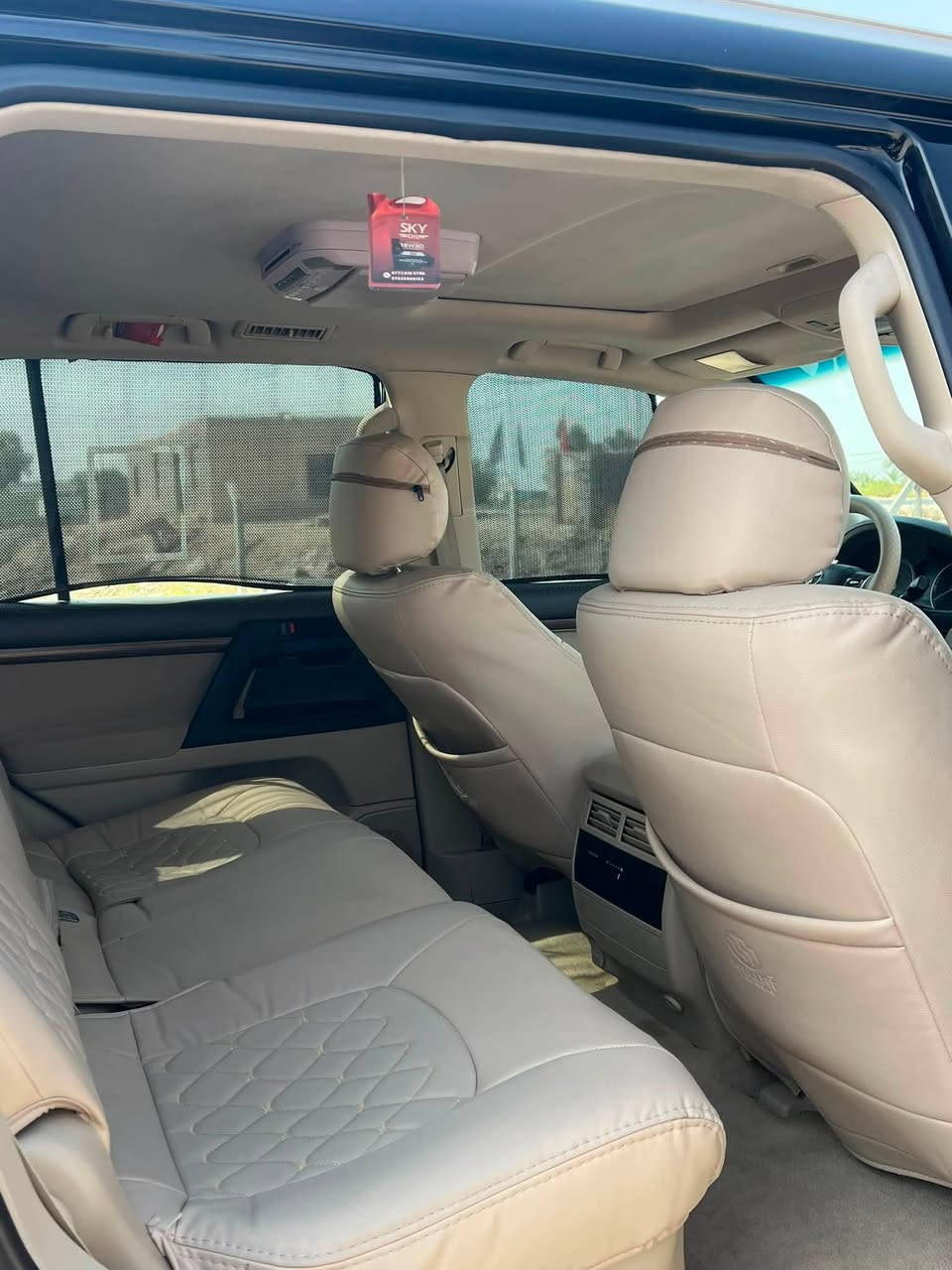 السلام عليكم البيع لاندكروز موديل 2019رقم بغداد فول موصفات مرايات شفط جنطه شفط فتحه ماشيه165 تحويل ثاني يوم سياره كارتون مكينه 6سلندر مكاني ناصريه رقم الهاتف ***********الشراي يتصل بيه خير يدلل
