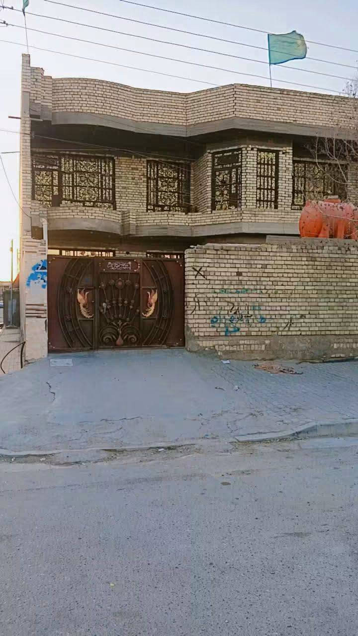 السلام عليكم بيت للبيع فقط
مساحت البيت 300متر طابو صرف بغداد جسر ديالى 
استفسار أكثر اتصل ع خط ***********
