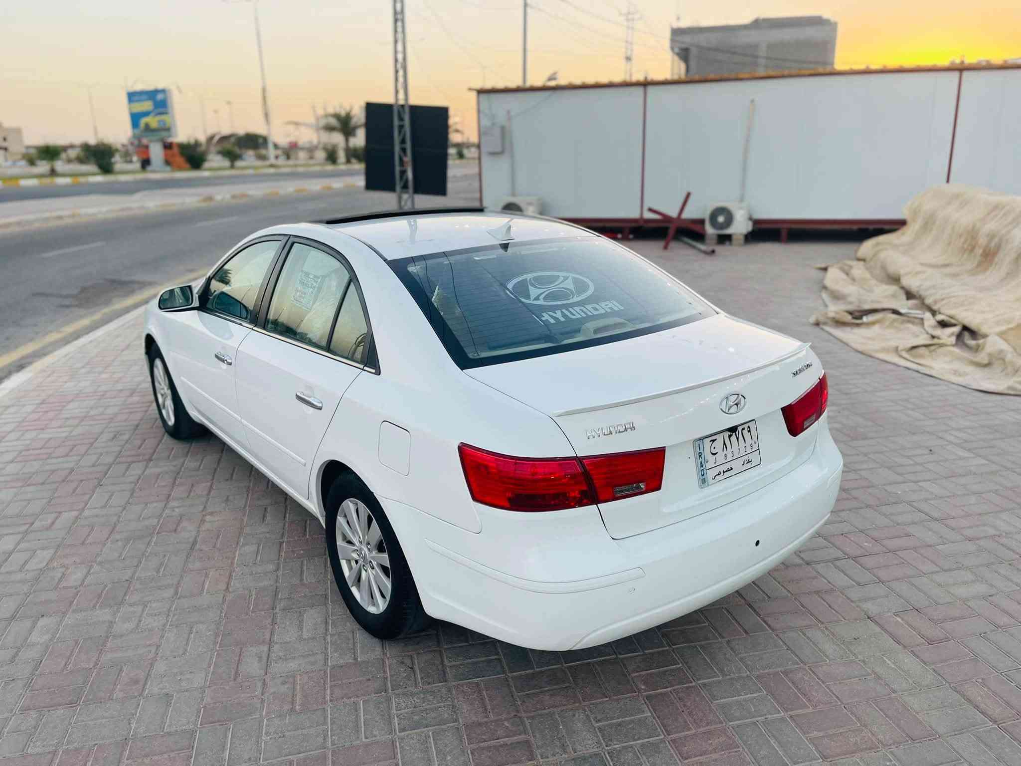 تحية طيبة
السلام عليكم 
للبيع سوناتا موديل 2009 
رقم بغداد تحويل مباشر 
وارد امريكي كلين بدون حادث ليبل واحد 
 فول مواصفات 
فتحه سقف 
كشن كهرباء 
تحكم ستيرن 
حساس خلفي كامره خلفيه يدات نيكل يعني السياره فول الفول 
كير محرك كفاله لاتبخير ولاتنقيص ع بلاد 
صدر امامي خلفي جاهز 
تخم تاير 
تبريد ثلج 
ويل لمتد يعني السياره جاهزه وخير من الله برغي مابيه نقص 
 ادامه كامله 
السياره بيه الخلفي وقبق الجنطه من فوك مصبوغات اثر تكشير وشرط الفحص لغود شواصي تكم حوض كفاله دكه جاحوج مابيه والك الفحص 

السعر المطلوب 117 وبيه مجال حك الجيه 
الاستفسار الاتصال 
***********
***********

 مكان السياره فلوجه
