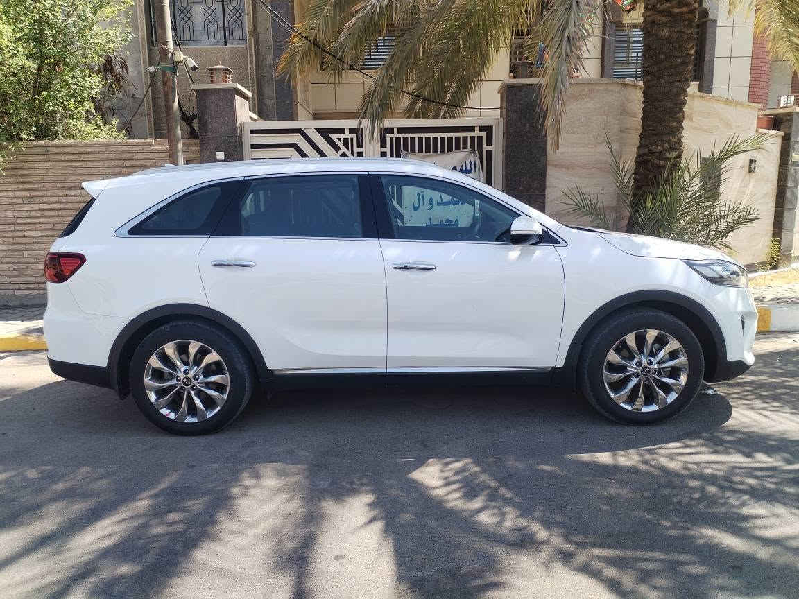 كياسورنتو 2020 وراد خليجي
* 6سلندر 3500
* 7راكب
* 3قطع تبريد
* كشنات جلد وكهرباء
* مري شفط وتحكمات جهتين 
* بردات خلفية
* حساسات أمامية وخلفيه
* رقم أربيل الجديد بأسمي هزه جديده
* بيه صبغ جوه الرقم الخلفي على كد شبرين
* بيه بارد بسيط بل جاملغ الامامي ايمن 
* مكان السيارة بغداد الكمالية السعر 209 وبيه مجال بسيط
*الإتصال على الرقم *********** 
*ملاحظه سونار ماعندي بل سيارة اي سونار يعجبك افحص بغداد, العراق
