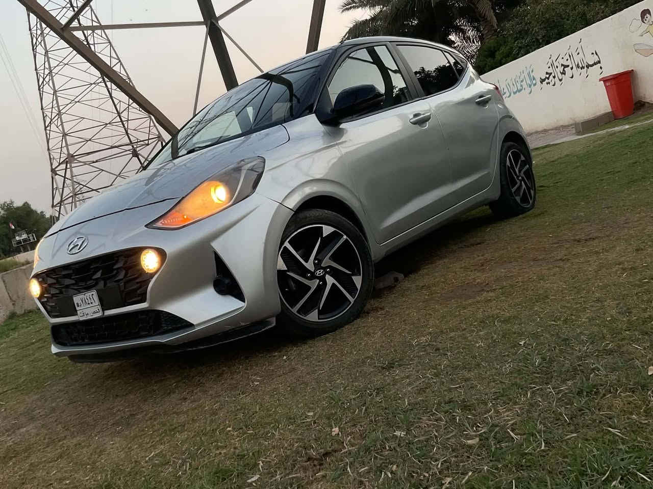 🚘 هونداي i10 موديل 2023
🔥 مواصفات كاملة:

- محرك 4 سلندر 1.2

- كير اوتو وعادي 5 نمر 

- 📡 رادار امامي 

- 🎛️ تحكمات ستيرن

- 🪞 مرايات كهرباء

- 🔶 إشارات بالمرايات

- 🛣️ تحديد مسار

- 🚫 مانع انزلاق

- ⚠️ مانع تصادم

- 📱 شاشة تدعم أبل كار بلاي وأندرويد أوتو وايرلس

- 🔊 سستم صوت ممتاز جدا 

- 📷 كامرة خلفية

- 🛞 ويلات 16 رياضي

- 🎨 تو كلر سلفر وأسود

- 📏 ممشى 22 ألف كم

💰 السعر: 95 ورقة وقابل للتفاوض 

📍 سامراء

📞 ***********

🔥 سيارة نظيفة ومرتبة، ومابيه اي نقص ولا كلوب مشتغل بيه صبغ 3 قطع بدون دواخل تترقم جميع المحافظات
