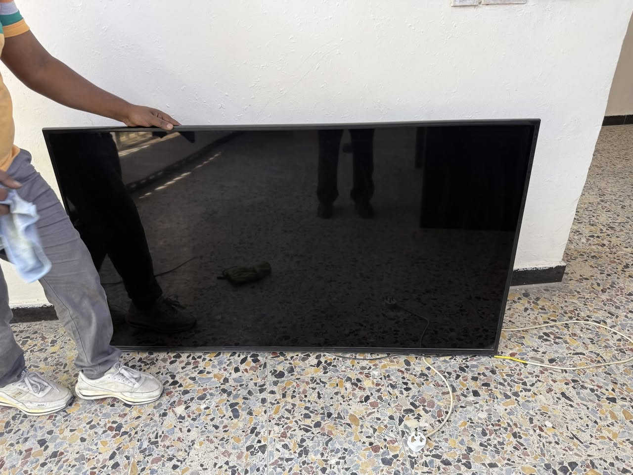 توجد رحلات مدرسية مستعمله للبيع بحاله
جيده جدا
مزدوجة عدد ٢٧ السعد ٢٠ ألف الواحده
مفرده عدد ٣ السعر ١٥ ألف الواحده
يوجد شاشات تلفاز LED للبيع
قياس٦٥ عدد ١ماركةREED السعر ٢٥٠
قياس٤٣ عدد ١شونك السعر ١٥٠
قياس ٣٢ عدد٢ السعر ٧٥
السيدية شارع الإطفاء 
***********
***********
