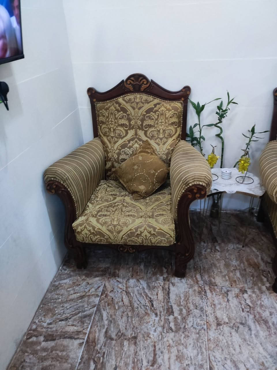 قنفات حيل نظيفات 2كبار 2اصغار السعر 130حي العسكري شركه طارق للتواصل***********
