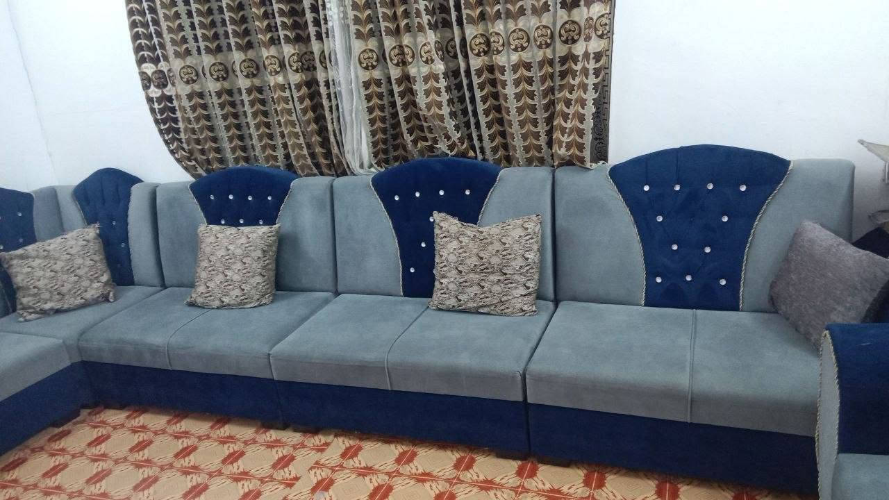 سلام عليكم دخم تزكام خشب اصلي مو كارتون للبيع نضيف سعر خاص مكاني نجف حي جامعه يم مسجرات الزهراء وهاذه رقمي***********
