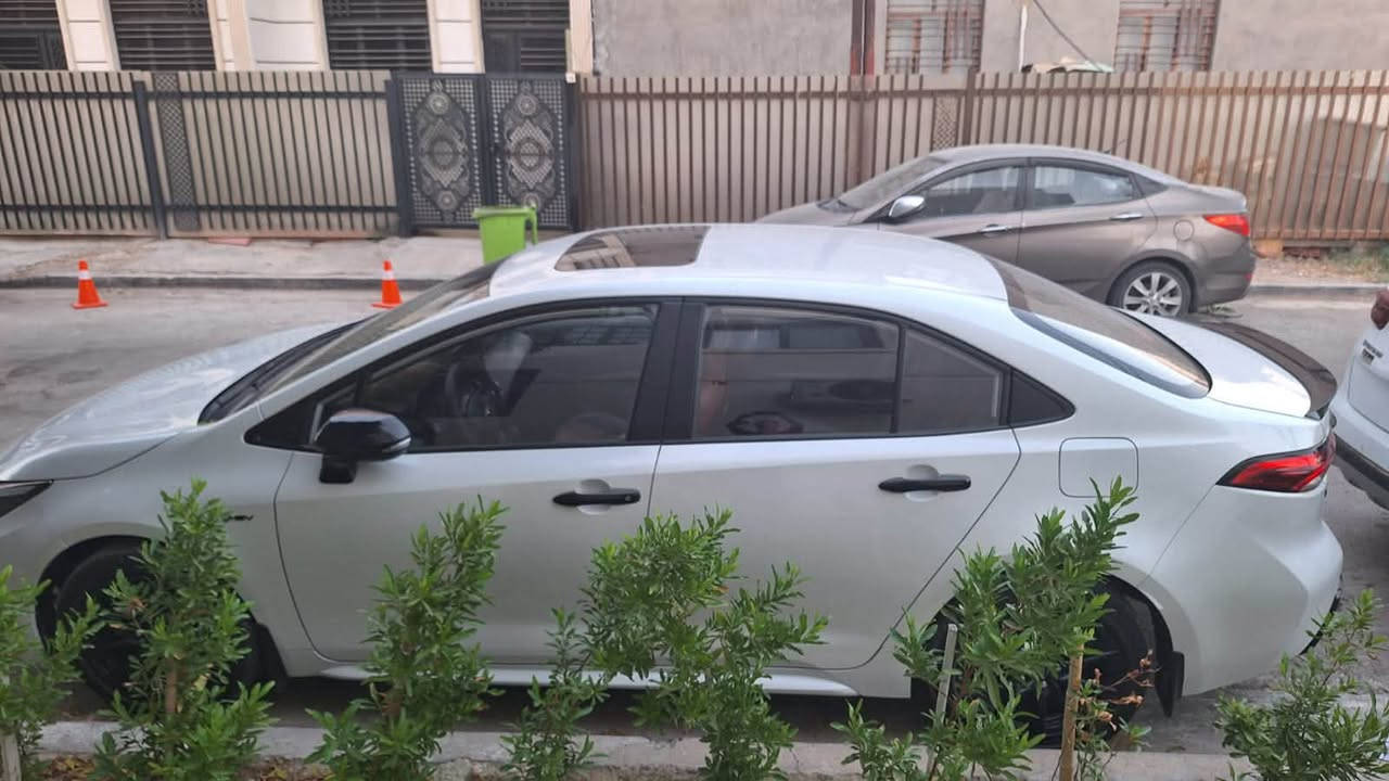 للبيع فقط بدون مراوس شباب
كورلا هايبرد S 2025 
ماشيه 8239

بلاك ادشن 

فول مواصفات من كولشي 

فتحة سقف 

بصمة تشغيل

بصمة ابواب

مقاعد جلد احمر 

كشن السايق كهرباء

رادارات جانبيه وامامي

شاشه كبيره 

فول تحكمات

حساسات

ويل اسود بلاد

عداد دجتل 

كامره خلفيه

وباقي المواصفات المعروفه 

مكانها بغداد حي العدل 
 

السياره مكفوله من الصبغ والبارد والتبديل بيها ومن التكحيل ورالرصعات السياره جديده كلش
اني ماخذها زيرو على ايدي 

السعر 26500000    سته وعشرين مليون وخمسامئة الف وببها مجال 
***********
