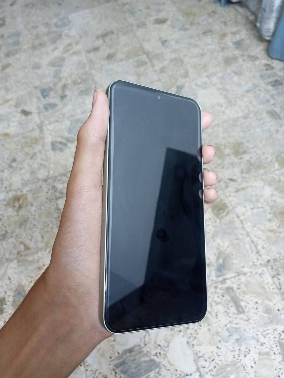 هونر اكس 9dمستخدم سبوعين بدون ملحقات بطاريه عملاقه بقوه8300واط الشحن يطول ٣ايام استخدام ولعب خير من الله للمراوس بايفون13برو ماكس او بيع430عنوان بغداد الشعب تواصل واتساب فقط***********
