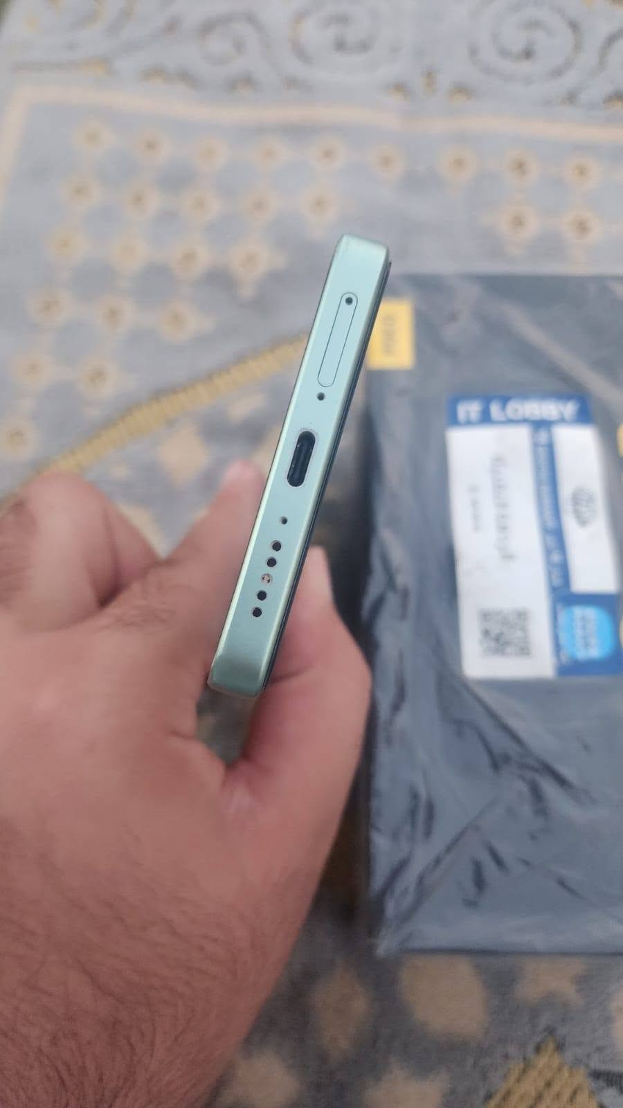 السلام عليكم  بوكو اكس 7برو جهاز مكفول ما مفتوح كامل ملحقات ذاكره 512 عشوائيه 12 الجهاز نضيف نضافه 90 الجهاز المراوس شعندك نزل  
بغداد المحموديه 
*********** متوفر واتس او اتصال
