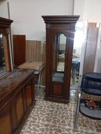 ميز • مكتبه