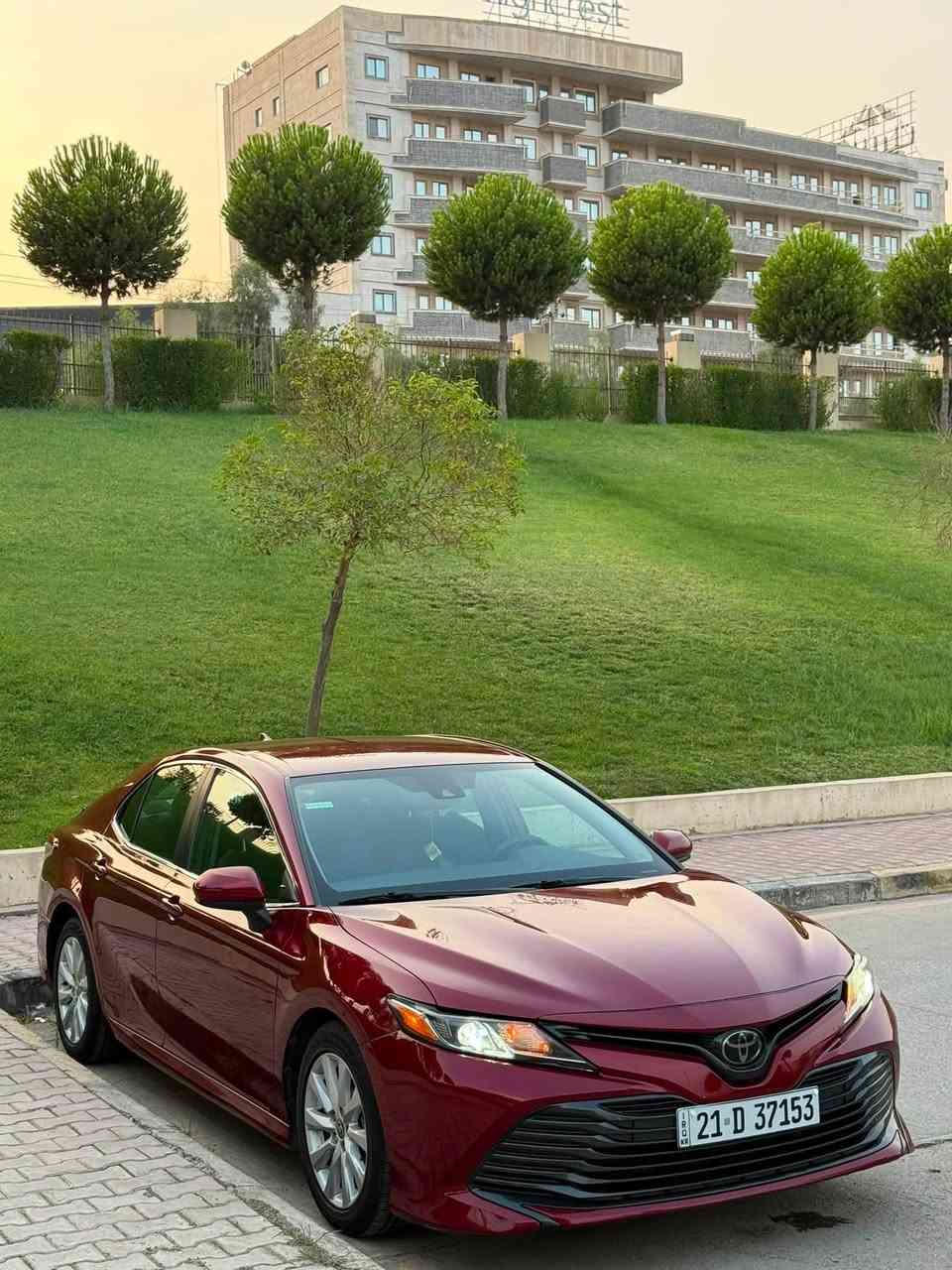 السلام عليكم ورحمة الله وبركاته
‏‎       ——— لـلـبـيع  ———

تويوتا كامري.        — Toyota Camry 

‏‎وراد أمريكي.          — بدون ايرباك   

‏‎الموديل                —  2020  

فئة                       —  LE   

حجم المكينه         —  V4/2500 

‏‎اللون                     —  احمر   

المسافه المقطوعه —  61.000mi  

حالة السياره.    — صبغ نص جاملغ خلفي  - بابين تبديل بلادي  

‏‎المواصفات 
‏‎- شاشه كبيره تدعم نظام الأبل كار باي ونظام الاندرويد 
‏‎- كرسي السايق  بحركه كهربائيه 
‏‎-تبريد منفصل 
‏‎-تحكم ستيرن جهتين 
‏‎-تحديد سرعه 
‏‎-مانع انزلاق 
-رادار امامي 
‏‎-تحديد مسار 
- تنبيه ما قبل الاصطدام
‏‎-كامره خلفيه
‏‎باقي المواصفات المعروفه 

‏‎السعر            — 168$ 

رقم السياره    — السليمانيه  

‏‎موقع  السياره — السليمانية 

‏‎للأستفسار.     — ***********—***********
