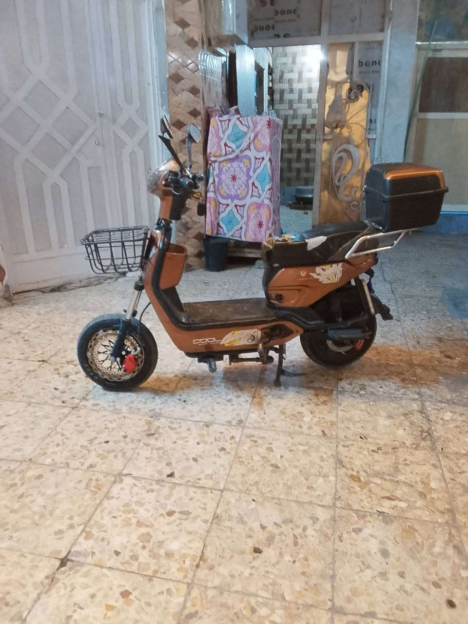دراجة للبيع في البصره دور الشرطه دراجة نضيفه ما ناقصها اي شي بس بدون باتريات السعر مناسب 190 وبيها مجال للطيبين رقم الهاتف ***********
