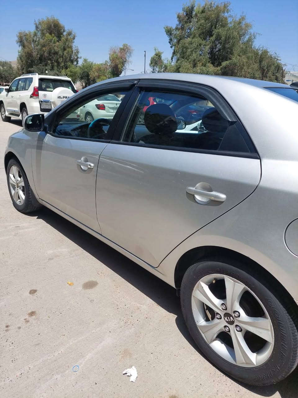 سيراتو. 2012 خليجي صبغ باب وحده  محرك 1600  كير محرك  مكفول وطخطخااات بسيطة سعر 85$
للاتصال . ***********
