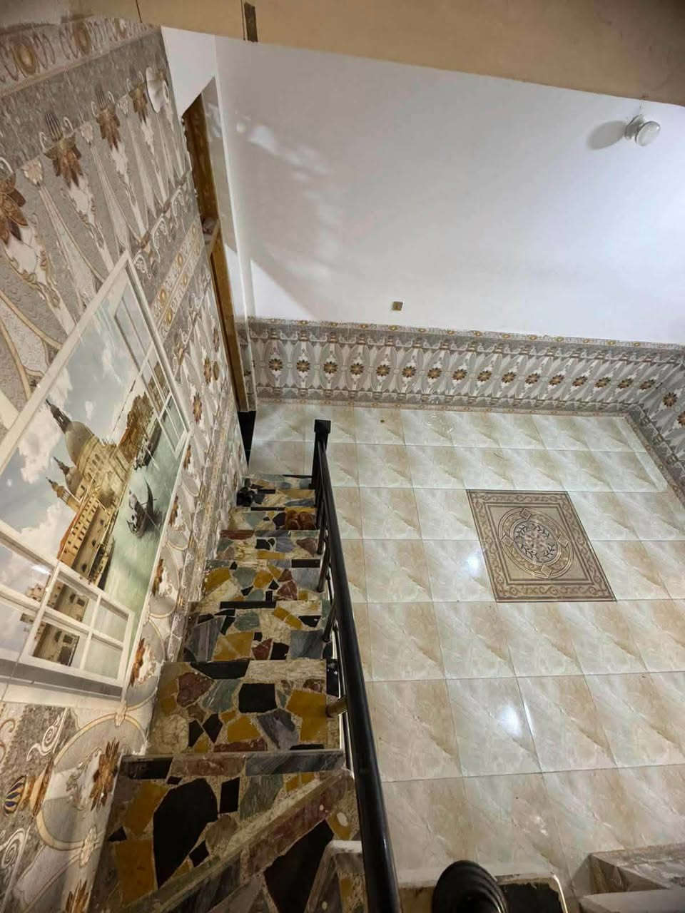 دار للبيع طابقين (120م) عرض مايتفوت 

طابو زراعي سند 25 لاتوجد حصه للماليه يعني طابو صرف زراعي  المكاتبه مع صاحب الارض 

يحتوي على 👇🏻 

2 غرف نوم - صاله - كلدور - مطبخ -

مجمع صحيات عدد 2 - مناور - كراج 

الموقع 📍 اكرر مستعجل البيع والسعر مناسب

نادر الاولى - شارع الامام الحسن   - قريب الزيتون 

علمآ مكلف بالنشر ارقام صاحب الدار

***********

***********
