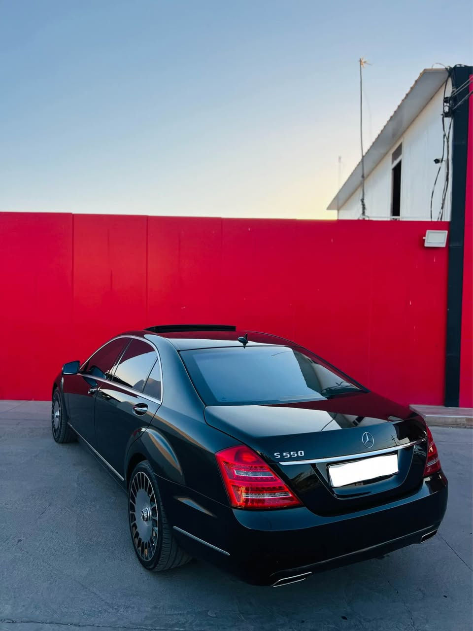 🚘 بەناوی خوای گەورە بۆ فرۆشتن

✨ Mercedes-Benz S550 – مودێل 2009 (شکڵی 2013) ✨

🔹 بێ چاڵ، بێ شوخت
🔹 مەکینەی مەرخوبەکە
🔹 قەپات بە مواسەفاتی تەواو
🔹 Sunroof / سلاید
🔹 ٥ پەردەی ناوەوە
🔹 ناز و لەیلیە ✨

⭐ مواسەفات و ئیمکانات:

✅ دەرگای Soft Close و سندوقی کارەبا
✅ جامەکان پۆلۆ و ڕەیس
✅ فۆتۆ و بیلاد
✅ AIRMATIC ـی ئەسڵی؛ بەرز و نزمکردنی سەیارە
✅ چوپەکانی AIRMATIC بە شەرت
✅ شاشەی گەورە و گێچی ئەلیکترۆنی تەواو
✅ ٤ کۆشنی جلدی فەخامەت
✅ کۆشنی سارد + گەرم + Massage
✅ خەزن/Memory بۆ کورسییەکان
✅ Xenon + LED
✅ لایتەکان لەگەڵ سوکان دەسوڕێنەوە و بەرز و نزم دەبن
✅ سیستەمی دەنگی Burmester – 13 Speakers 🔊
✅ 6 CD
✅ تەبریت و سندوقی کارەبا
✅ سنسۆری پارک و کامێرا
✅ Keyless / Smart Key
✅ سنسۆری باران و ڕووناکی
✅ دوو ناوچەی کولەر و گەرمکەرەوە
✅ Rear Sunshade / پەردەی پشتەوە
✅ Chrome Package ـی تەواو
✅ رینگی جوان و تایەری پاک و باش
✅ زۆر مواسەفاتی تری فەخامەت و VIP

🚗 دۆخی سەیارە:

🔸 گێر و مەکینە هەرگیز نەکراونەتەوە
🔸 تازە سێرفیس کراوە
🔸 سەیارەکە زۆر پاک و جوانە
🔸 چەندین ساڵە لە دەستی خاوەنەکەیە و کەم بەکارهاتووە
🔸 بۆ کەسێک کە بەدوای S-Class ـێکی پاک و فەخەم دەگەڕێت، هەڵبژاردەیەکی زۆر باشە ❤️

💰 نرخی داواکراو: 98,000$ (نەوەد و هەشت هەزار دۆلار)
💡 نرخەکە قسەی تێدایە بۆ کەسێکی جدی و خریدارە ڕاستەقینە

📞 بۆ زانیاری زیاتر یان بینینی سەیارە:
👉 پەیوەندی بکە بە ژمارە:***********
📱 WhatsApp بەردەستە – نوسین یان بانگ بکە
📍 بینین لە شوێن بە ڕێککەوتن (پێویستە پێشتر پەیوەندی بکەیت)

⚡ تکایە تەنها کەسانی جدی پەیوەندی بکەن

🔥 S550 ـێکی فەخەم، پاک و جیاواز — هەنگاوێک تەنها لە تۆ دەوێت بۆ خاوەنداری کردنی. أربيل, العراق
