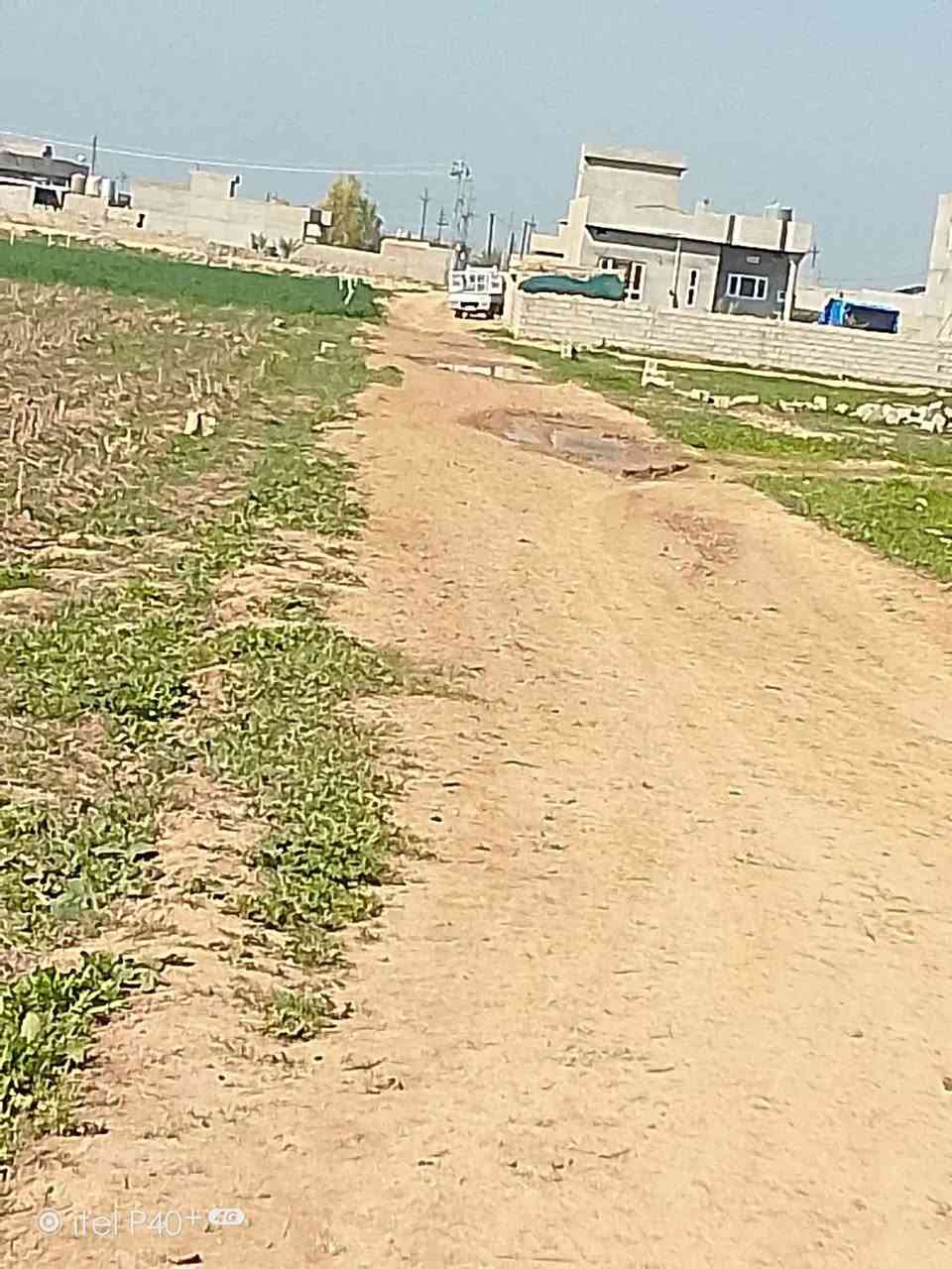 ***********
قطع للبيع الحويجه طريق المنزله ورا جملة العياش 
مساحة القطعة الوحده 240
يبعد من التبليط 150متر 
واصل الخدمات
سعر القطعة الوحده 3مليون وبيه مجال
