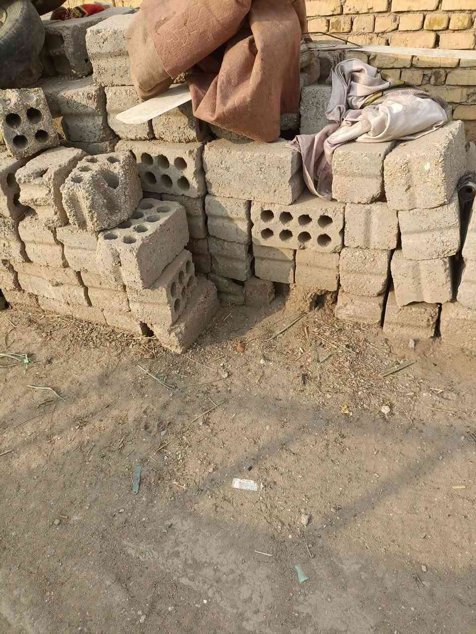 متوفر بلوك بسعر مناسب 100 تقريب ***********
