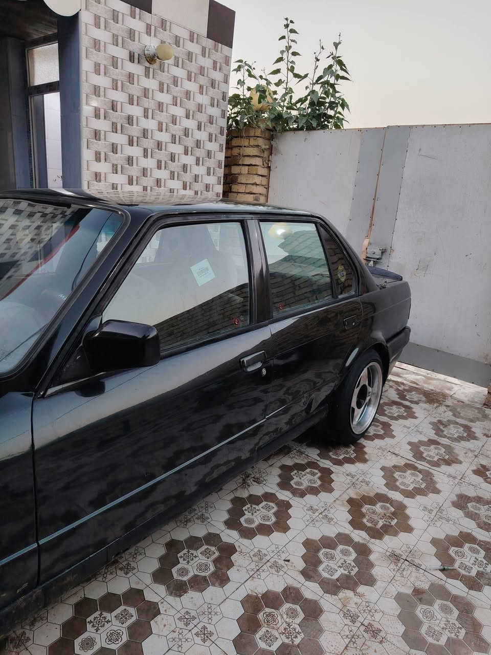 مستعجل مستعجل ع بيعه بسسب الضروف اسلام عليكم سياره BMW زعره 320 موديل 1989 سياره مال جناي متعوب عليه كلش مكينه كير اتو حاويه بجيس  ونجي حديث كربلائي ناصي (6) بستم شلعه وشرط معدلك 180 تحويره مضبوطه  100/100 ويل رياضي YZG  تخم تاير جديد حداديه جديدة  دوشمه وفراش جديد باتري جديد بك لايت الحديث لاصلي كهربائيات كله شغاله مصبوغه جماليه جاهزه لاخر حبايه وبعافيه عله الياخذه رقم بغداد دولي بسمي تحويل ثاني يوم السعر((27)) مجال بصيط مكاني بابل الحمزه الغربي لاستفسار *********** بي وتساب وتدللون
