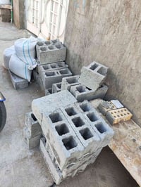 بلوكات • ٣٢ • مواد بناء