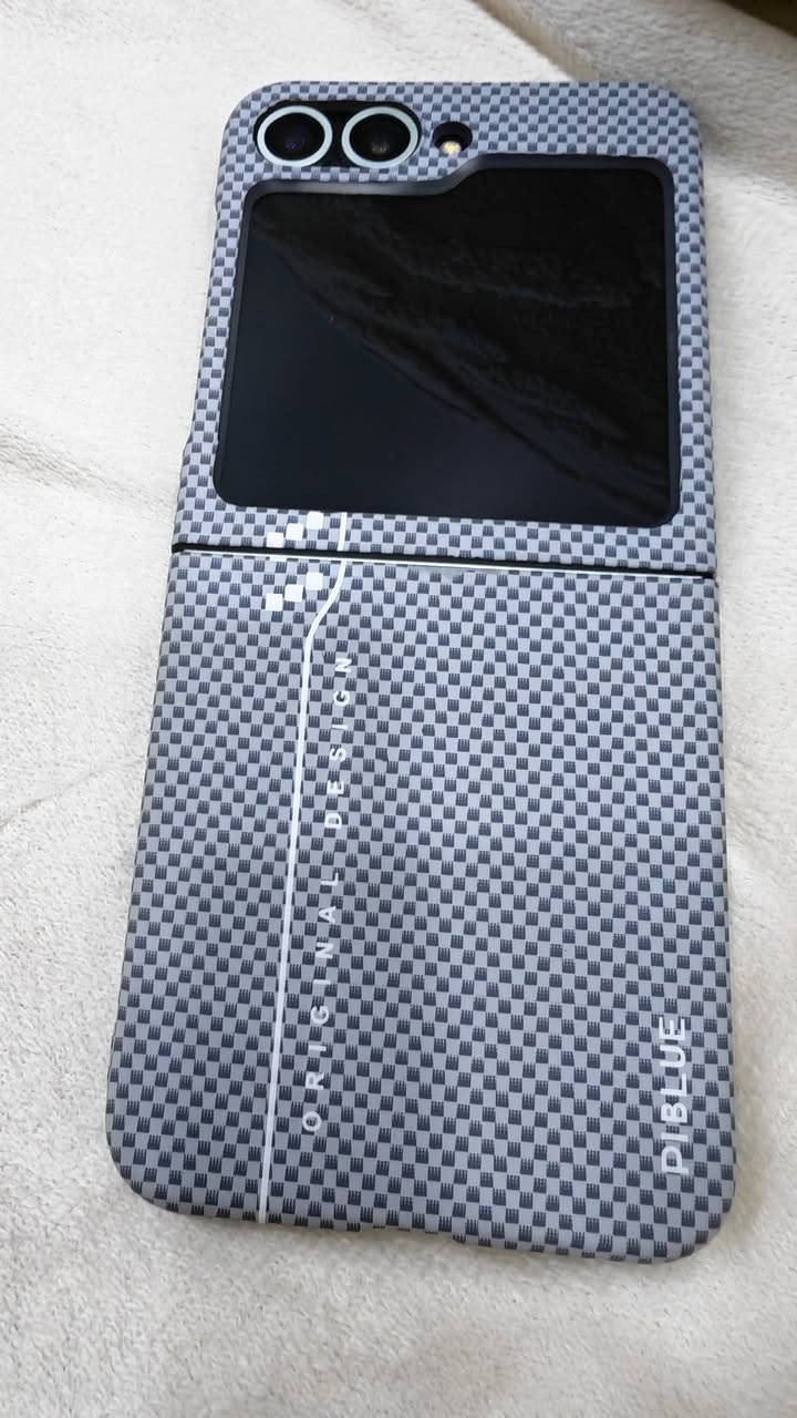 للبيع فقط
سامسونك z flip 6  
جهاز نظيف كلش و شرق اوسط وياه شاحنة فقط 
وحافظات اثنين وحده بيهن كاربون فايبر 
ذاكرة 256 وعشوائية 12
حالة البطارية 99
جهاز نظيف 
السعر 675 الف بيع فقط 
الجهاز مدعوم تحديثات نظام اندرويد لحد سنة 2031 
وتحديثات امنية لحد 2032
الجهاز خط sim  وخط esim 
للاستفسار 
***********
المكان الديوانية
