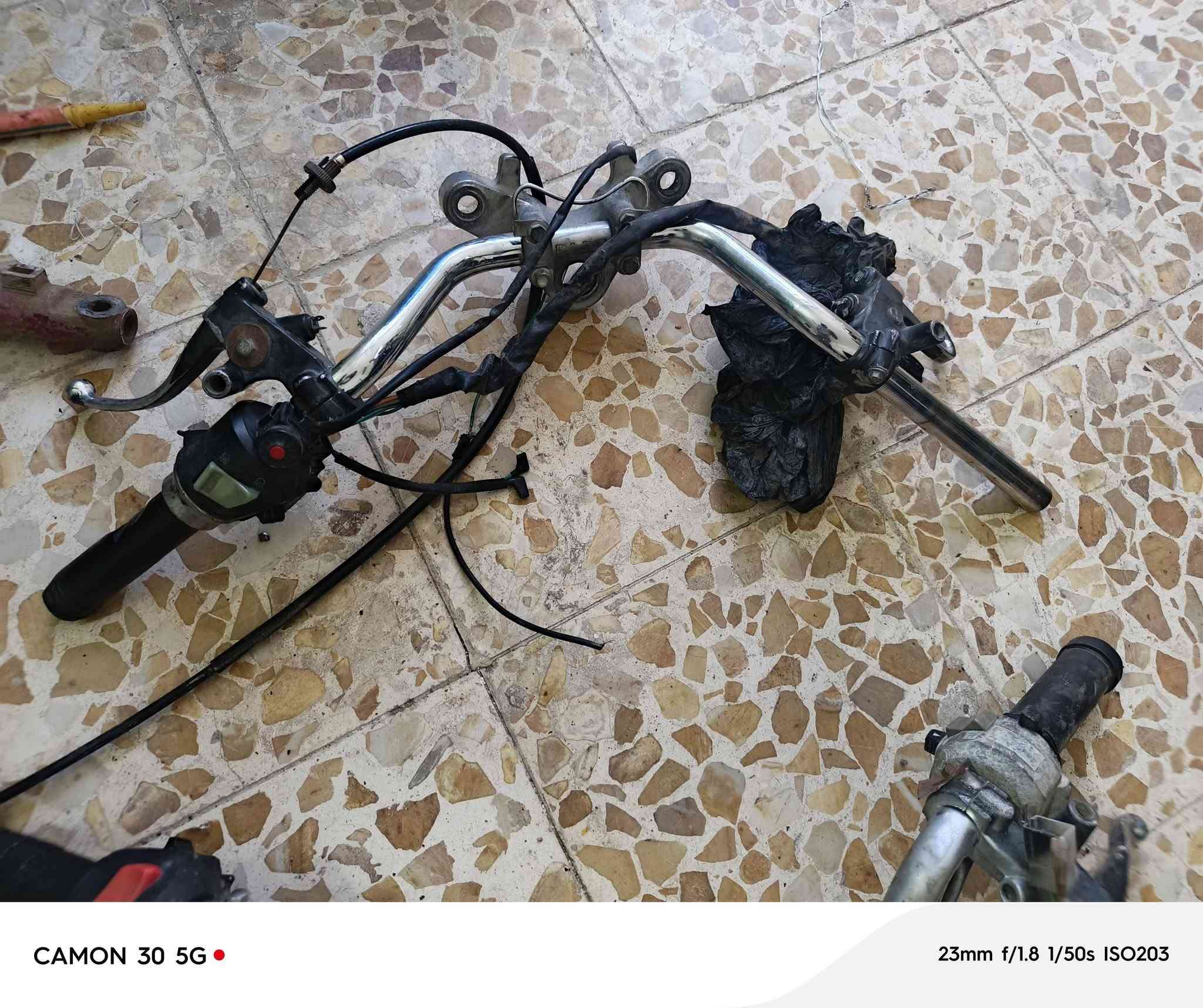 السلام عليكم غراض بارت دبلات 8 الاف عربانه 5 الاف سكان كامل هوه وبدالاته 8 الاف شراي رقمي *********** مكاني ناصريه مركز
