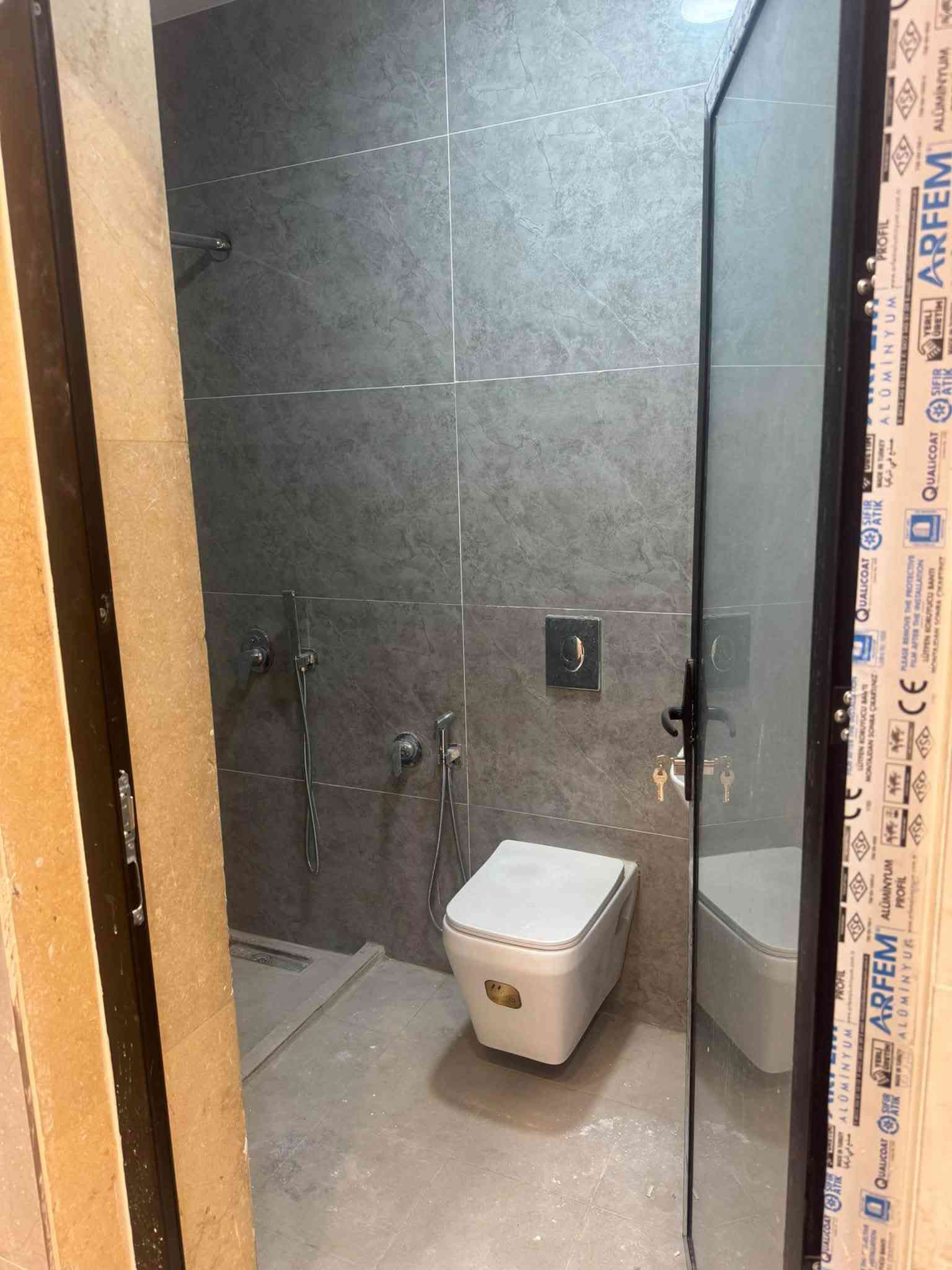 🏠 للإيجار في السيدية
بيت مساحة 50 متر – زيرو ✨

📍 مربع شاكر عبود

يتكون من:

🔹 3 غرف نوم

🔹 سويتات

🔹 تشطيب جديد وجاهز للسكن

📞 للاستفسار: ***********

ارام للاستثمار والتطوير العقاري
