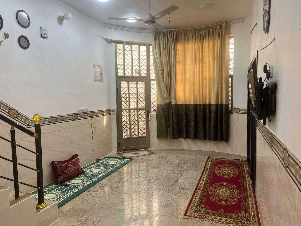 السلام عليكم دار للبيع في كربلاء قرب جامعه الزهراء طريق كربلاء بغداد عمود 92 مساحت 🏠 100متر طابو زراعي سند25 قرار محكمة مع كافة الخدمات ماء كهرباء مولد مجاري للتواصل واتساب ***********
