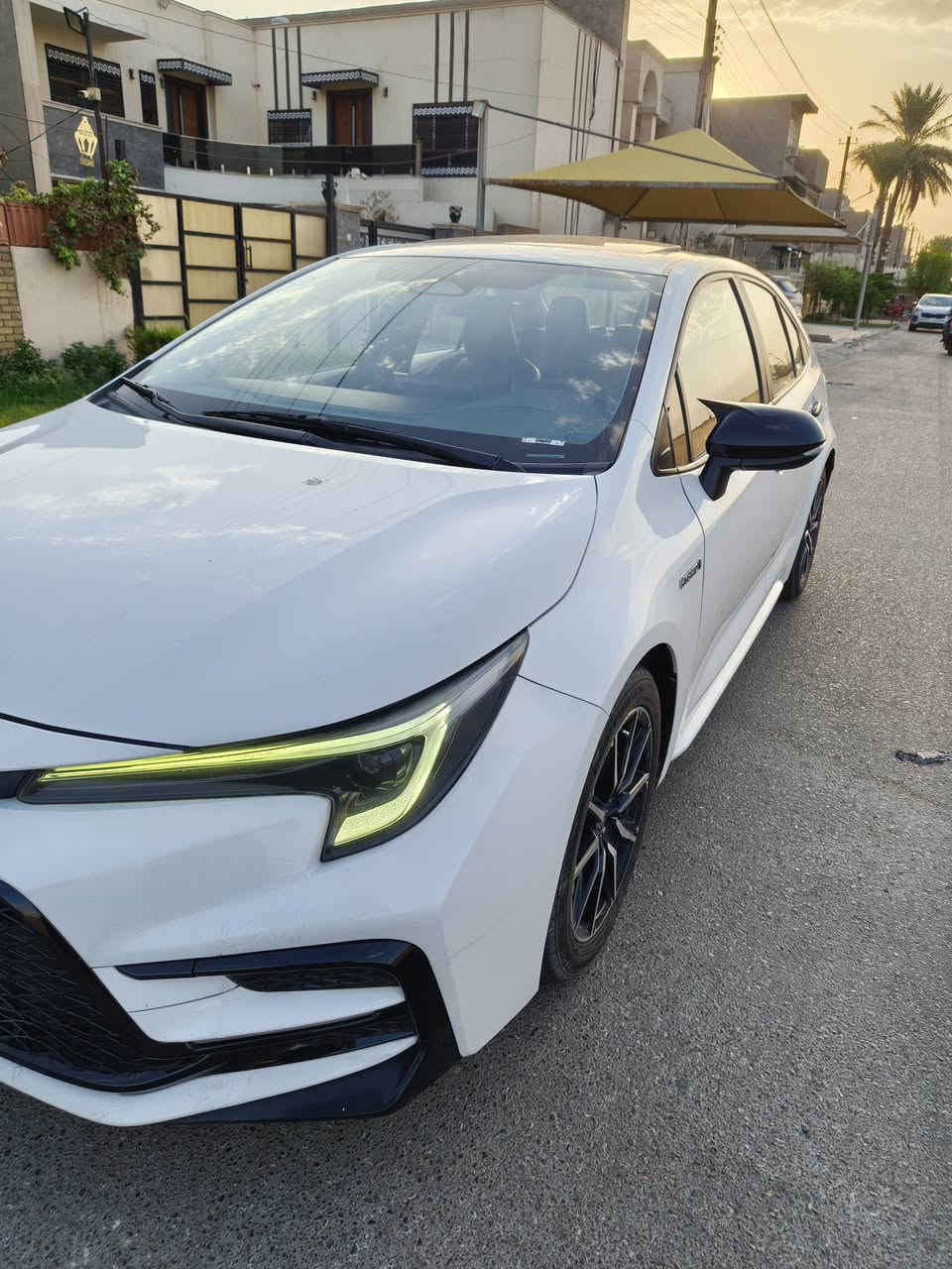 السلام عليكم 
كورلا هايبرد شكل s
رقم بغداد الجديد باسمي 
 فول مواصفات 
موديل 24
سياره جديده ومكفولة
بيها رصعتين بارد بسيطة كلش موضحه بالسونر
بيها اضافة لد انارة متغير دشبول وابواب سعره ورقه 
سياره مكانها بغداد حي الاعلام 
السعر154

***********

نص مكتوب في الصور:
- AL-KAHLA SCAN سونار الكحلاء Al-kahla-scan سونار الكحلاء للفحص بالجهاز الألماني نرى ما لا تراه فحص البدن الخارجي فحص المحرك والكير فحص الشاصي فحص اضرار السيارات الاسم: نوع المركبة: الوقت: 10:34 ص التاريخ 2026/08/28 اللون: الموديل: رقم الهاتف: حي الاعلام - شارع البدالة ابحث عن العيب من خلال الباركود هاتف: 35757655 المهندس رضا الكروي بارد + رصعات وخدوش الجانب الايسر : رصعات وخدوش كلير رصعات خدوش معجون صبغ بارد تبديل الجانب العلوي : رصعات وخدوش ملاحظة / نخلي كامل مسؤولياتنا بعد انتهاء الفحص وتسليم التقرير الى الزبون ملاحظة : نخلي مسؤوليتنا التامة عن العيب الشرعي في السيارة