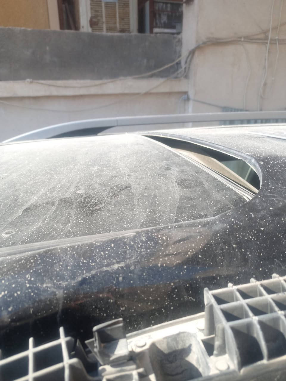 السلام عليكم عندي سيارة سانك يونك ريكستون موديل ٢٢ اريد ابيعه صار بيه حادث غرق بزل مال مي المي وصل لحد الدركة محرك وكير يشتغل وعقوله متحركة وهاي صور حادثه اريده ١٥٠٠٠ دولار مطلوبة للمصرف دادفع اقساطه تلفوني *********** ومتواجد واتساب وماسنجر الي تفيده ياخذه
