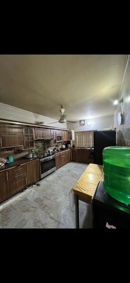 بيت للبيع طالبيه شارع مسبح الصفا طابقين للاستفسار ***********
