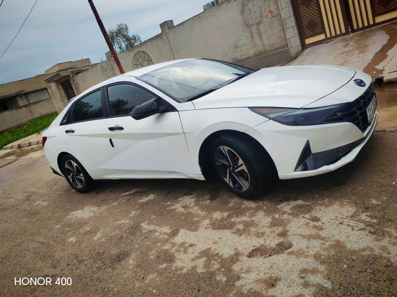 سلام عليكم
هزه ورقم  قبل أسبوع كملتها السيارة بسمي 
انتره 2022
وارد أمريكي 
أربع قطع صبغ وبيها بارد بالسقف شي قليل

مواصفات
بصمه
تشغيل عن بعد
3 انضمه قياده
تحديد مسار
قياده الي
السعر 115 وبيه مجال
يرهم مراوس

***********
***********
