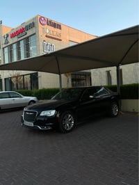300 لمتد • ٢٠١٧ • ٦٥ الف ميل