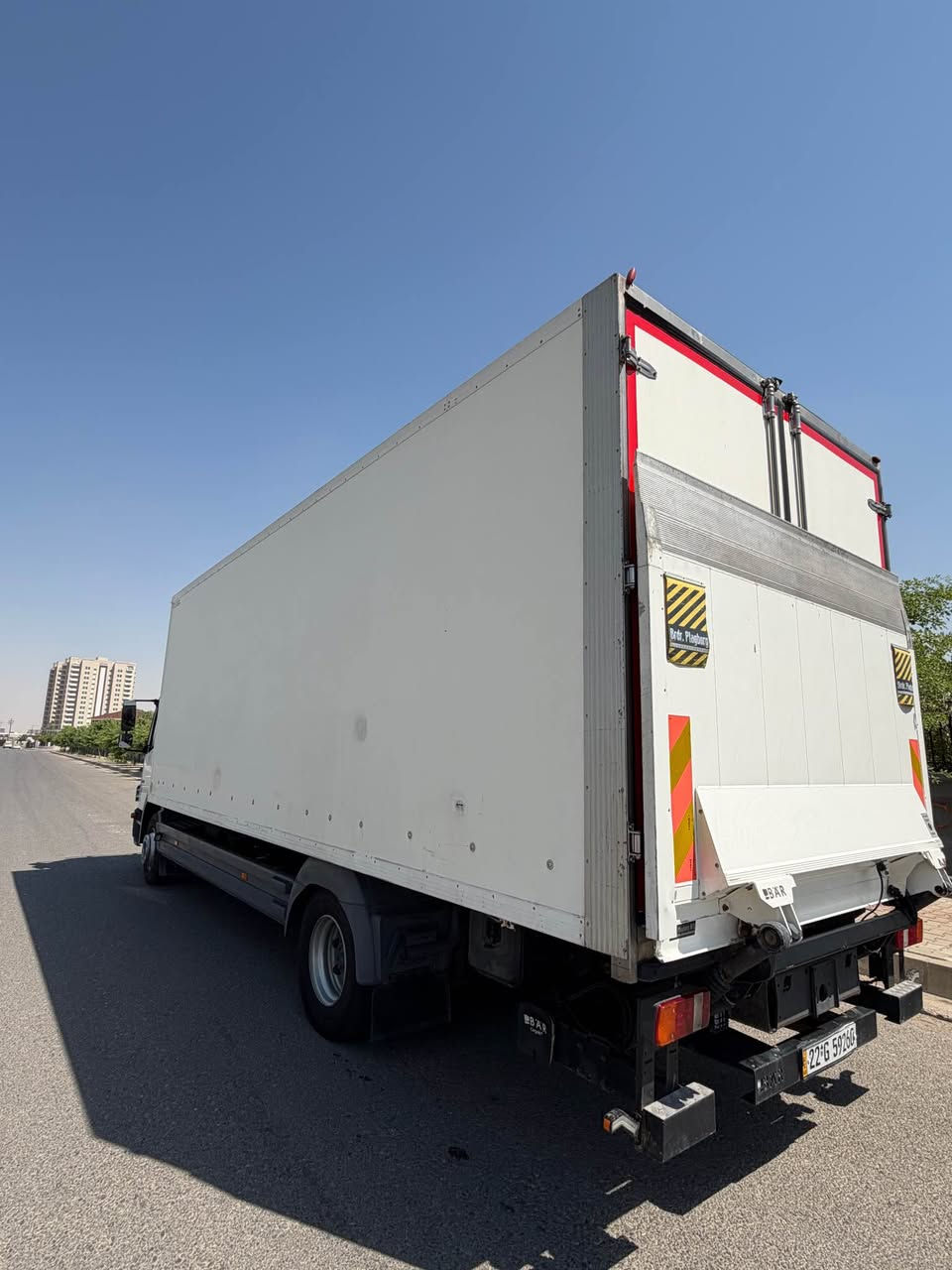 اتيكو ٢٠٠٩ atego 
٨ برغی ٦ پستن 
سبوغ و شانسی و مەکینەی بە شەرتە 
*********** أربيل, العراق
