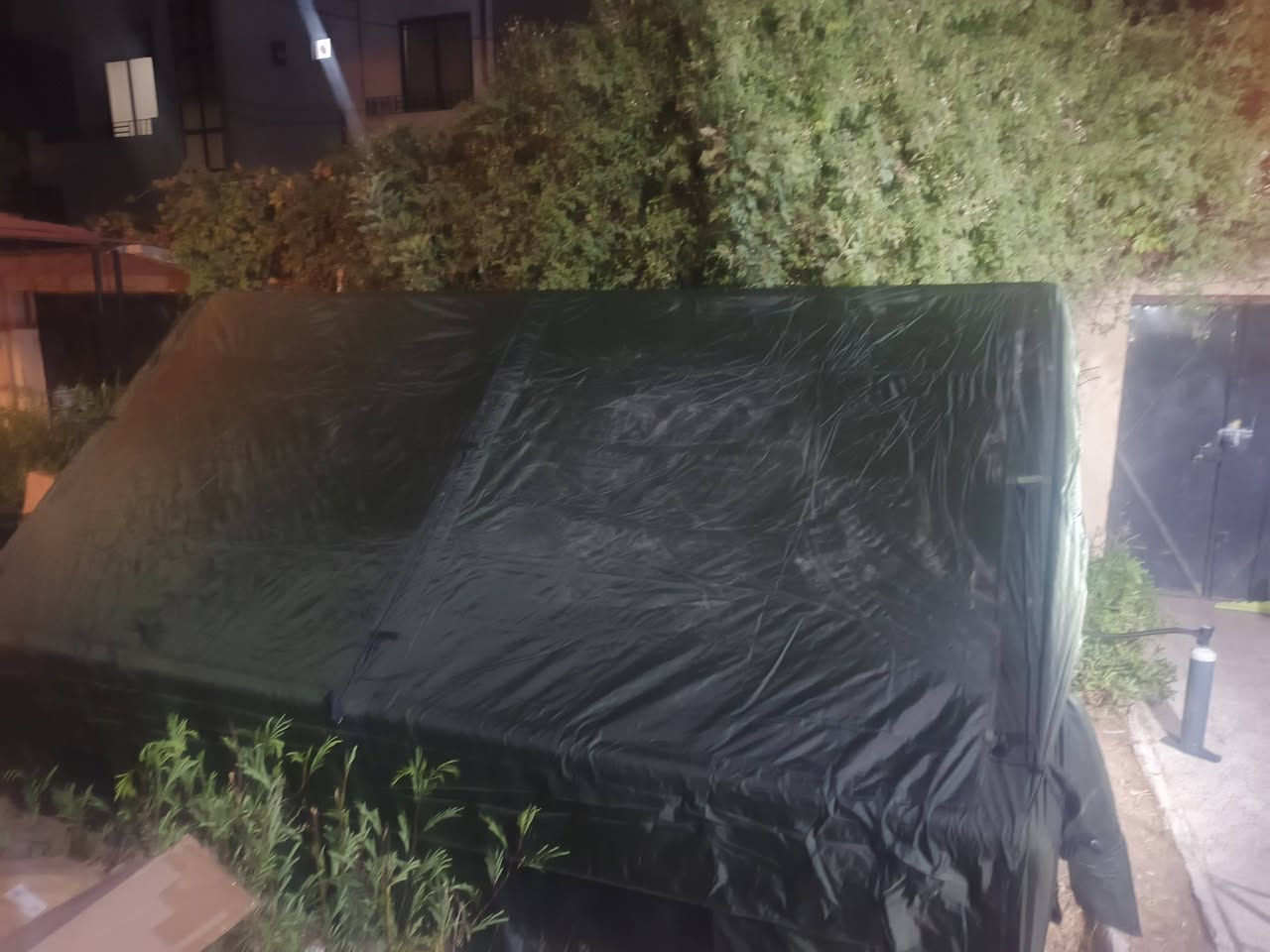 السلام عليكم حبايب متوفر خيمه نفخ أصدر جديد حجم 4 الطول والعرض 3 والارتفاع 2  انطونه بيه سعر حلو القطعه جديده زيرو لتوصل اتصل *********** اتصال فقط
