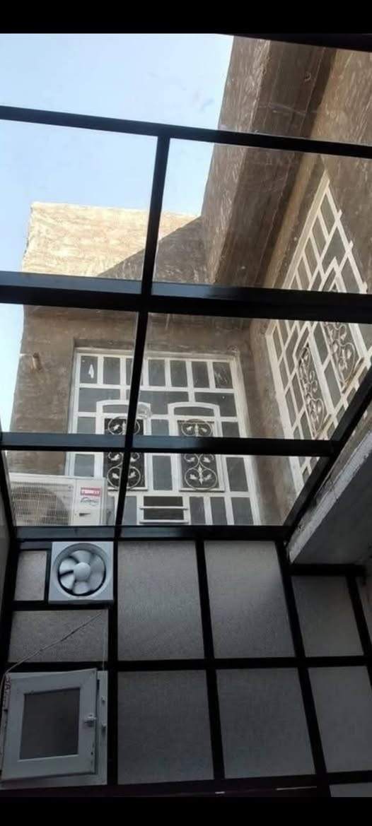 سلام عليكم اخوكم حداد متنقل وشغلي هندسي ودرجة أولى بيبان وشبابيك وسقيف كسبان وسندويج  وكفت لعمال اتصل وتدلل ***********
