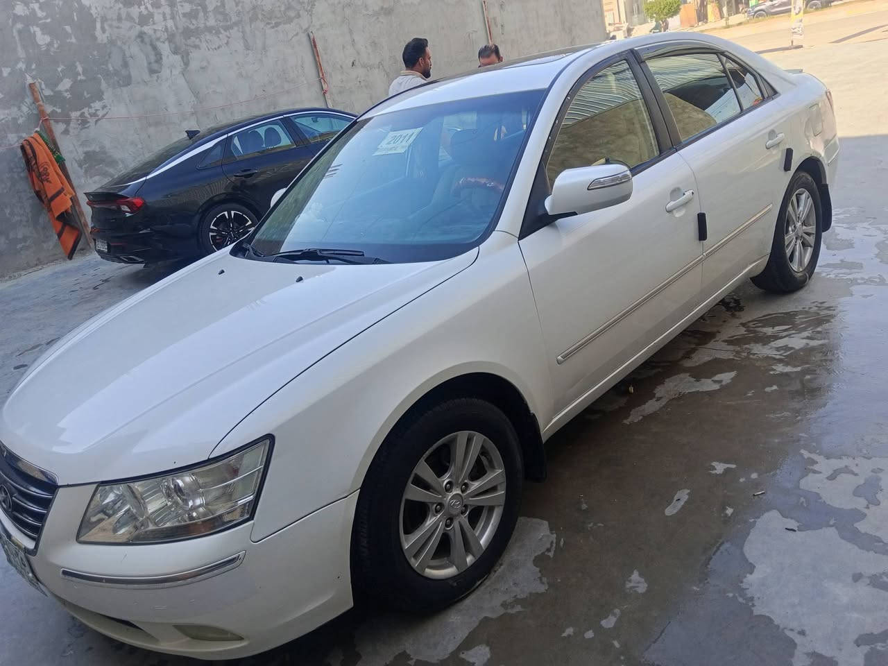 ​📌 هيونداي سوناتا - للبيع
المواصفات: خليجي

​المحرك: دوش 2400 (كفالة محرك وغير، فقط إيرباغ/كيس مفتوح)
موديل 2011سنوية جديده
​اللون: أبيض صدفي

​البودي: 4 قطع كلير + معجون بالجاملغ الخلفي (يم الهلال)

​✨ الوضع العام والنظافة:

​السيارة جاهزة من كل شيء وما تحتاج أي مصاريف.

​تبريد شغال وممتاز.

​صدر أمامي وخلفي جديد.
لايت زنون 
​تخم تاير جديد + دسك جديد.

​الرقم باسمي (تسجيل بغداد / تحويل مباشر).

​📍 المكان: الفلوجة

💰 السعر: 120 ورقة (  أو بيه مجال بسيط حسب توافقكم)

​💡 ملاحظة: "الكلمة الطيبة صدقة، اللي يعجبه السعر أهلاً وسهلاً بيه، واللي ما يعجبه يتفضل بمرور كريم وطيب."

​📞 للتواصل والاستفسار: [أدخل رقم هاتفك هنا]***********
