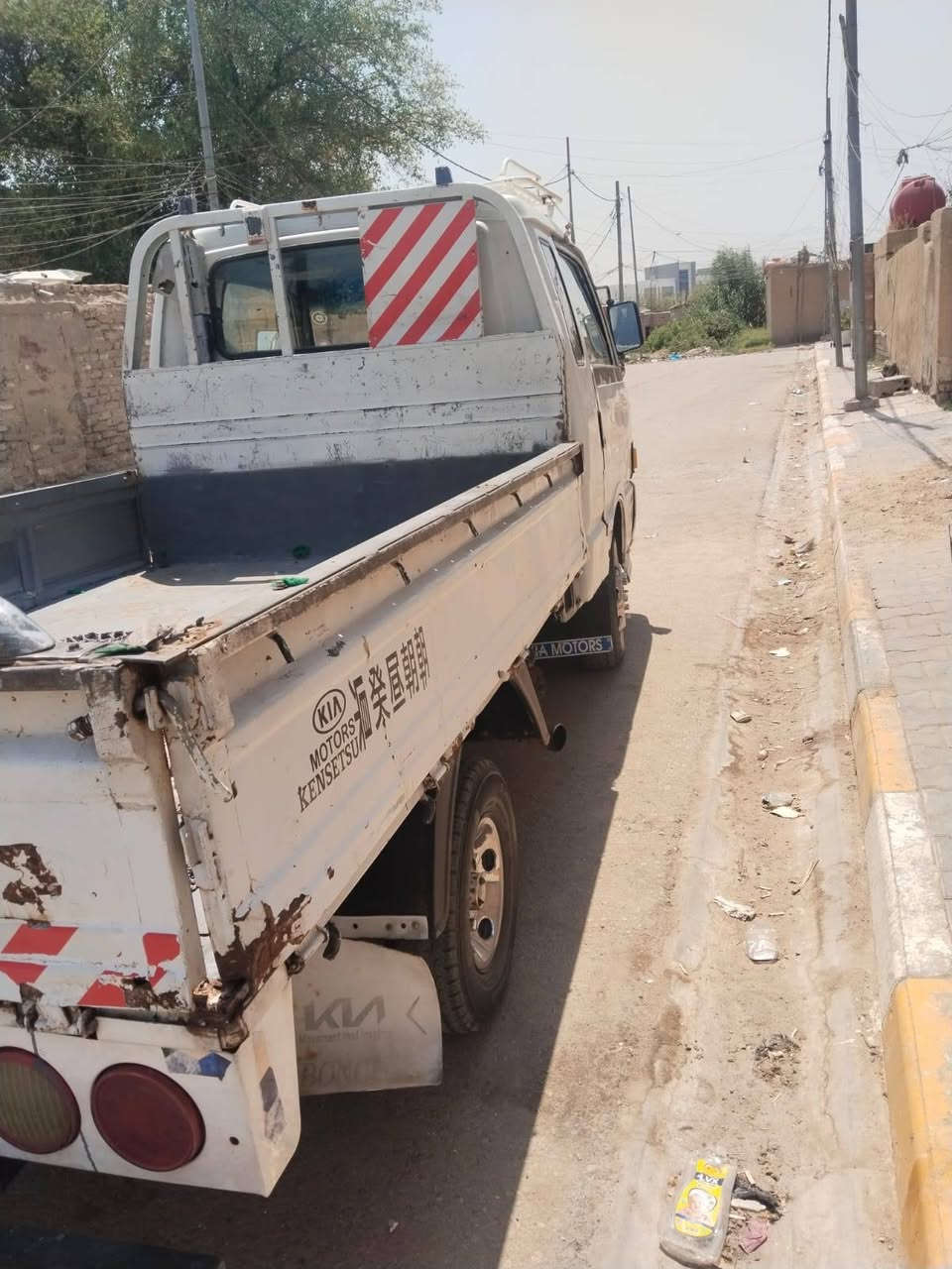 كيه حمل 6جنكال موديل 93نضيفه مشروع وطني سنويه تنتهي 28رقم شاصي واضح مكان واسط قظاء الحي سعر50وبيه مجال وشرط تحويل ثاني يوم ونفس الصوره تصال على رقم الموبايل ***********
