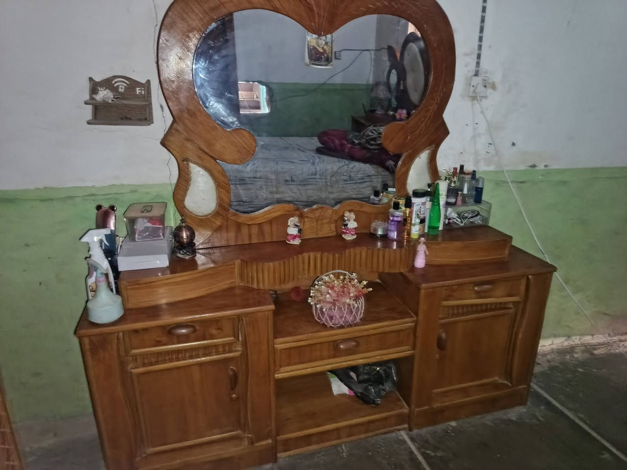 غرفه اخشاب مستعمله السعر خاص والمكان الديوانية حي العسكري الرابع رقم الهاتف ***********
