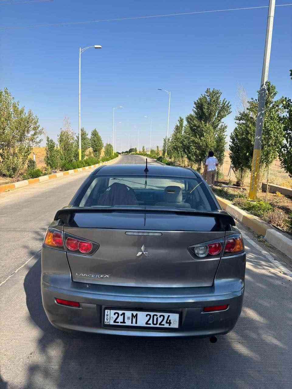 Lancer 2017 مەکینە بچوک سۆنەرم داناوە مواسەفات خلیجی ناو زەرد ١٨٧٠٠٠ کم ڕۆیوە گێرو مەکینەی نەکراوەتەوە سەنەوی تازەیە ڕەقەمەکەی لەگەڵ نیە شوێن سلێمانی 
*********** السليمانية, العراق
