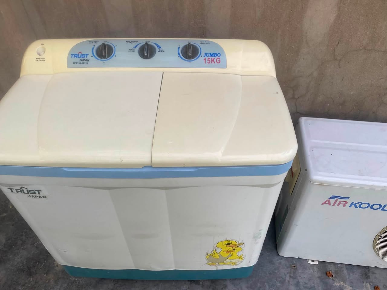 السلام عليكم
سعر مكتوب بي مجال
سبلت طنين بلادي شرط على الفحص  سعره ٣٦٥ 
غساله شغاله بلاديه سعرها ١٣٠ 
استفسار اكثر خاص او على الرقم ***********
