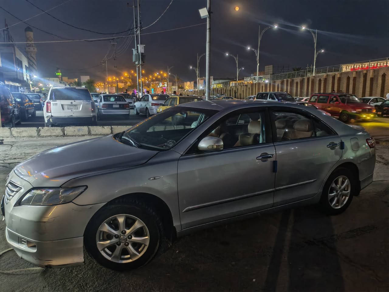 كامري ٢٠٠٩ خليجي رقم بغداد باسمي
صفحة السايق مصبوغة اثر جراد بدون حادث ما عدا طخات بسيطة، محرك مجفت على ايدي شغل درجة اولى لا تبخير ولا تنقيص، الكير الصدر التايرات التبريد كله فول ادامة وشغل.
السعر 90 بيها مجال للشراي يجي يشوف ويدلل.
هاتف: ***********

نص مكتوب في الصور:
- الخميس
- النخيلين