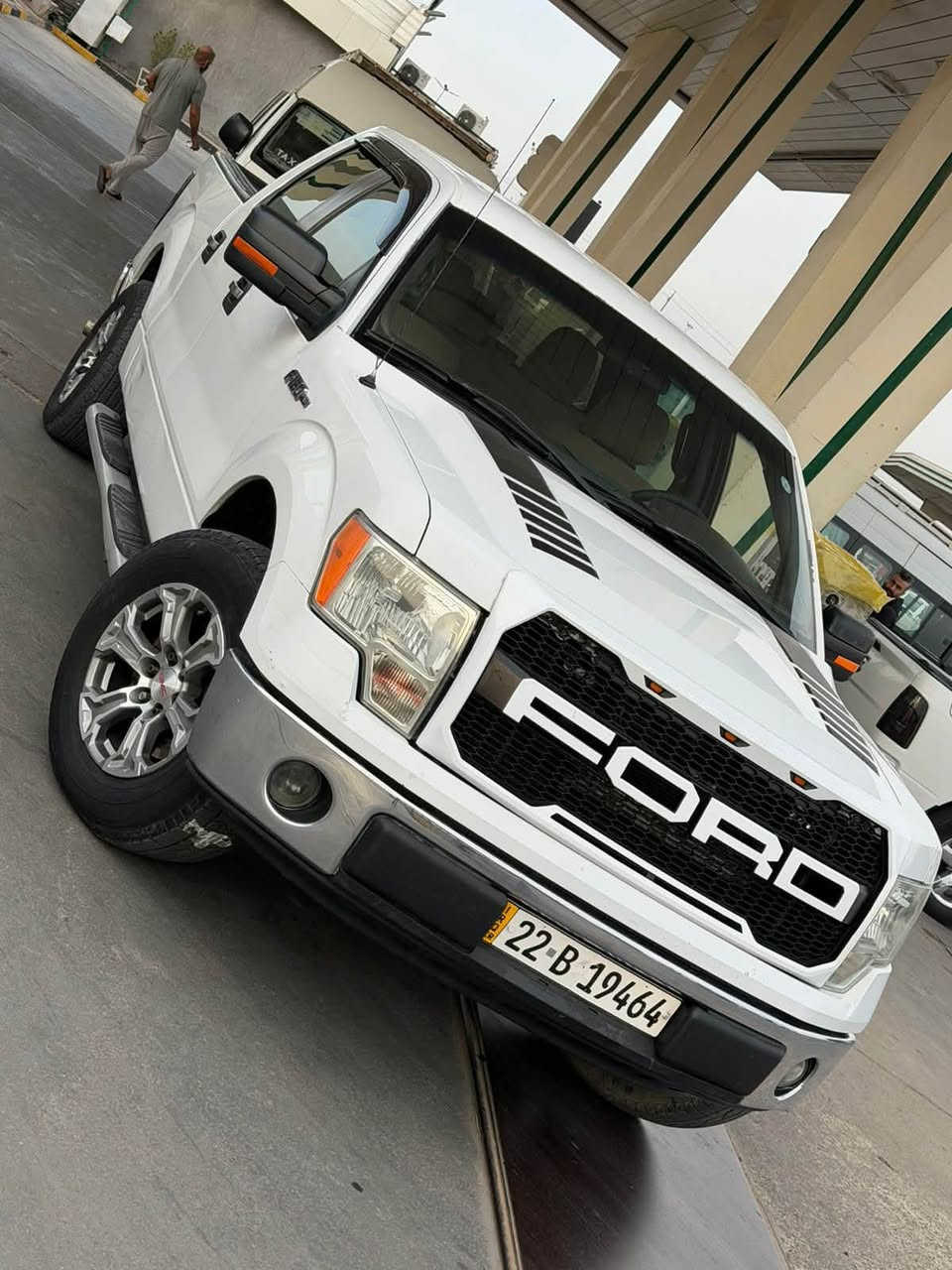 للبيع فورد F150 موديل 2011
خليجيه وكاله نيفا  
سيارة قوية ونظيفة وجاهزة للاستخدام
محرك كير تبريد تدفئه صدر كله جاهز 
 بدون أي مصاريف.
✅ وارد خليجي  
✅ محرك 8 سلندر 5000 المرغوب
✅ تدفئه تبريد شغاله بدون اي ملاحظات 

المواصفات:  
• باب طويل بدي قصير  
• ويل 18 مال جمسي حديث  سعره 800   
• شاشة + كاميرا خلفية  
• كشن منفصل  
• درج في باب البدي لسهولة الاستخدام  
• اضافة منظومة غاز 80 لتر (اقتصادية بالصرف)

⚙️ الحالة:  
المكينة، الكير، التبريد والتدفئة كلها تمام وجاهزة.

📄 السنوية: أربيل باسمي – تحويل مباشر  
📍 المكان: بغداد

💰 السعر: 140 قفل سعر نهائي

📞 الاتصال: ***********
