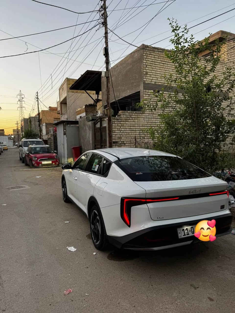 سلام عليكم K4 موديل 2025 خليجي ماشيه 20 الف تايرات الشركه رقم بغداد داخل لونين بصمه تشغيل عن بعد المكان بغداد المشتل ***********
