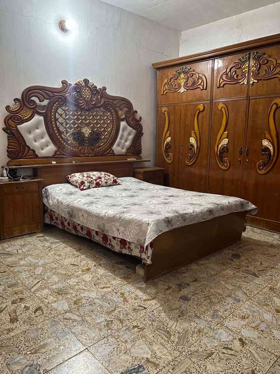 من رخصت الادمن دار للبيع حي الاسرى الزراعي النهرين فرع الحسينية ام الحسن 200متر  يحتوي على 2غرف نوم 4×5 وصاله 4×8وستقبال  7×4 ومطبخ 4×5 الواجه البيت 12متر ونص والنزال ١٦ متر البناء بلوك درجه اولى والسقف كونكريت مسلح  للستفسار على الرقم *********** السعر 98 مليون وبي مجال  @

