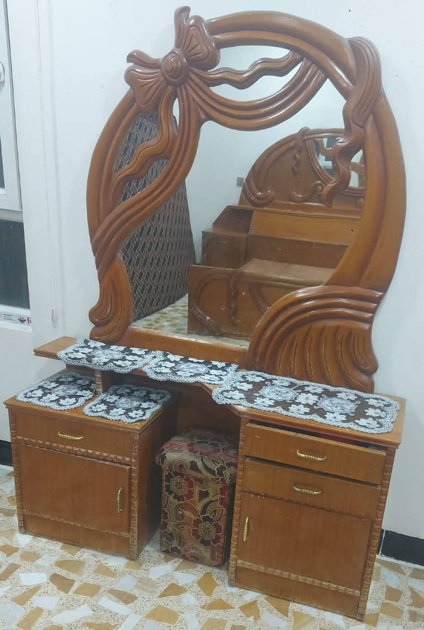 السلام عليكم
غرفه نوم نفرين للبيع
تتكون من سبع قطع خشاب 
سعر 375 بيها مجال للشراي 
مكان موصل
رقمي ***********
