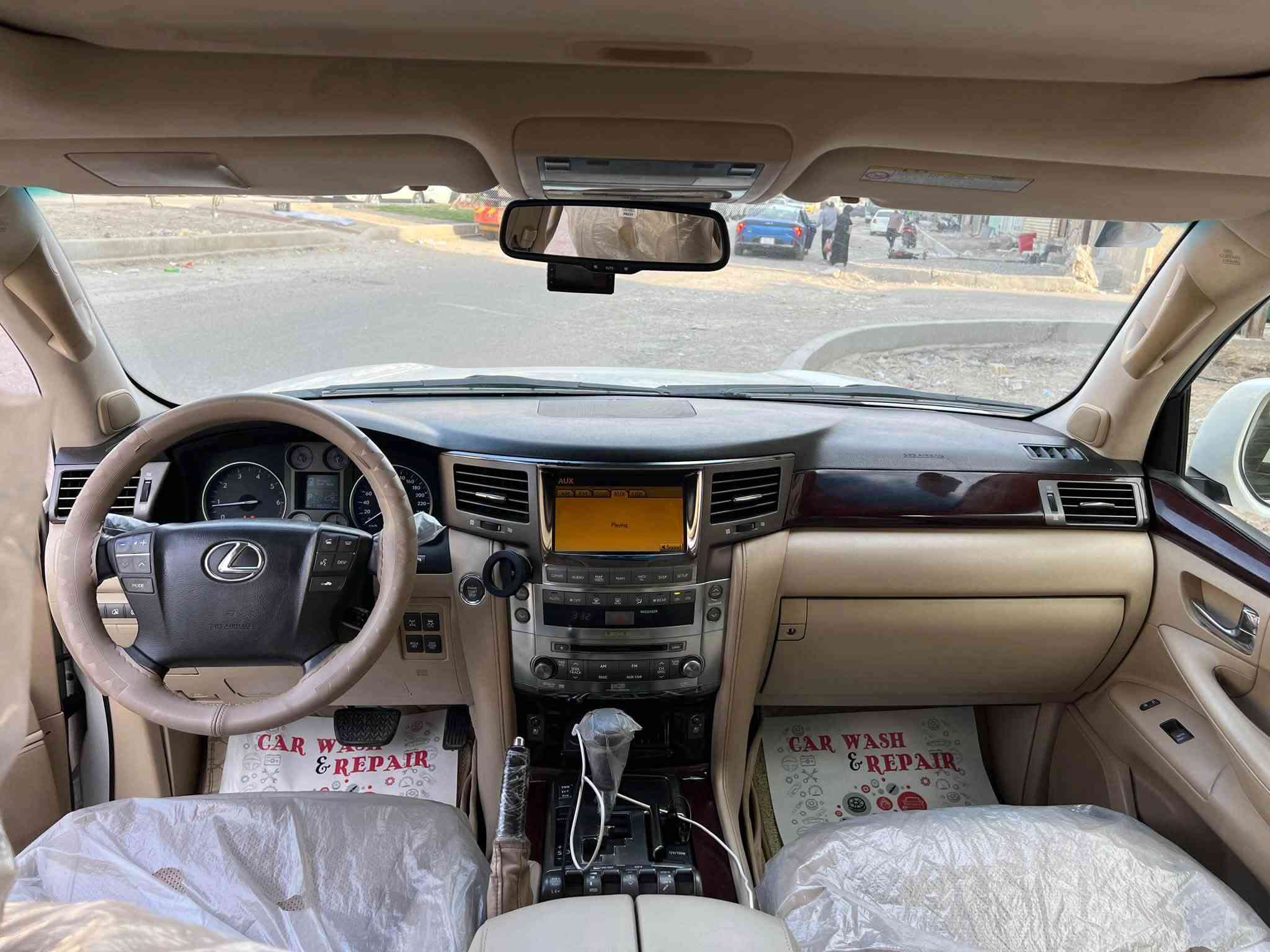 لكزس LX570 • ٢٠١١ • رقم بغداد