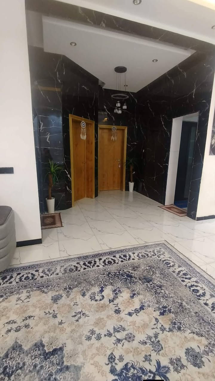 دار للبيع
📍 الموقع: الجربوعية 5000
📐 المساحة: 200 متر
🏠 مواصفات الدار:
غرفتان
صالة
مطبخ
براني
صحيات داخلية وخارجية
استقبال
🏢 الطابق الأول:
صالة كبيرة
حمامات كاملة
💰 مطلوب للإسكان: 48 مليون دينار
💳 القسط الشهري: 320 ألف دينار
📞 للاستفسار والاتصال:
*********** — حجي ستار الظالمي
*********** — محمد ستار
📍 عنوان المكتب: سوق القشلة
🏢 مكتب العدالة للعقارات
